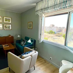 Apartment Vue Sur Rade: élégant Climatisé Au Cœur De Historique